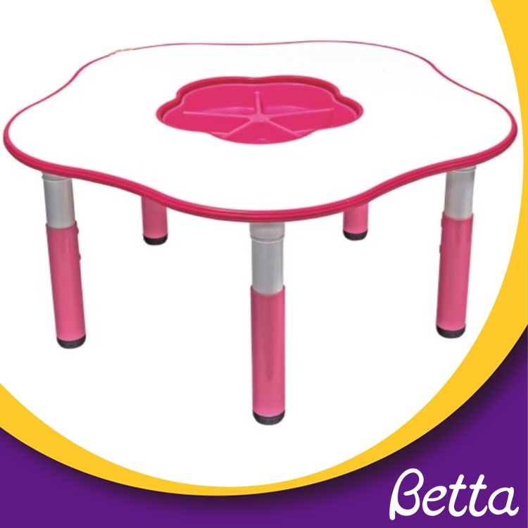 Bettaplay building block toys desk.jpg Escritorio de juguetes de bloques de construcción Bettaplay.jpg