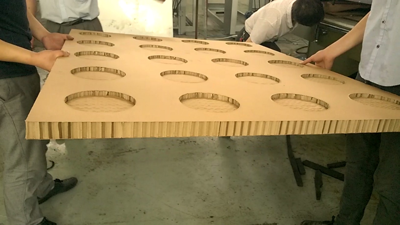 Honeycomb Paperboard Die-cutting Machine 蜂窝纸板模切机